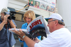 Wendy Benchley signing autographs